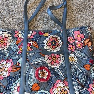 Vera Bradley tote bag